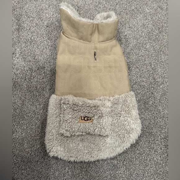 UGG Sherpa Quilted Pet Jacket - Picture 1 of 5
